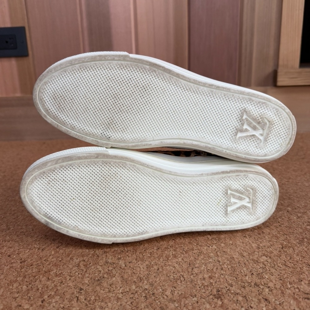 Louis Vuitton Leopard Print High-Top Sneakers - Picture 4 of 6